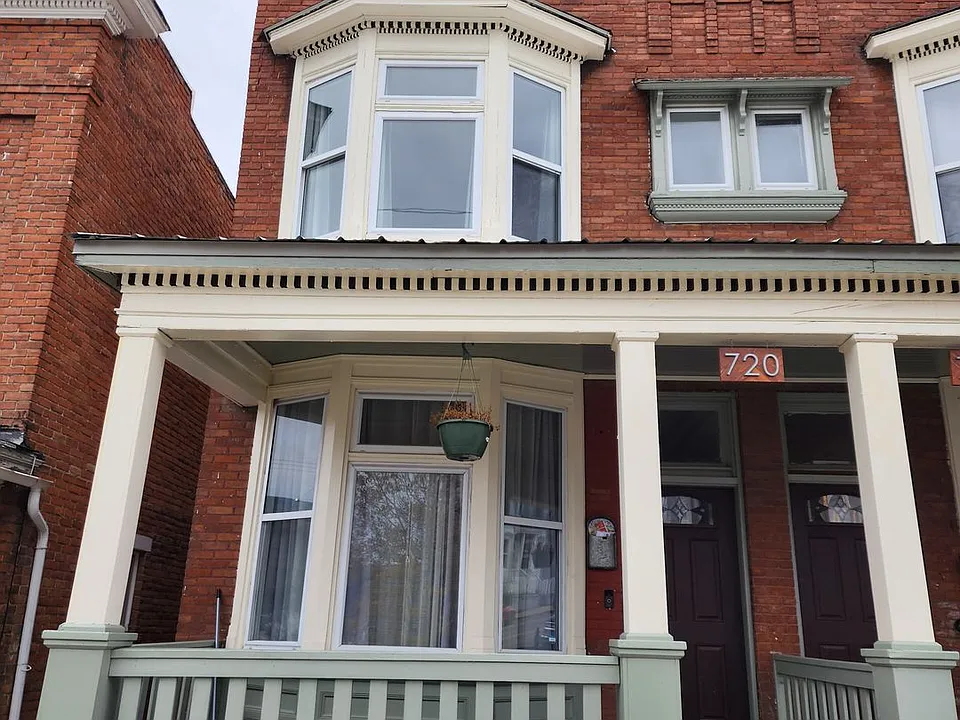 720-722 W Granite St