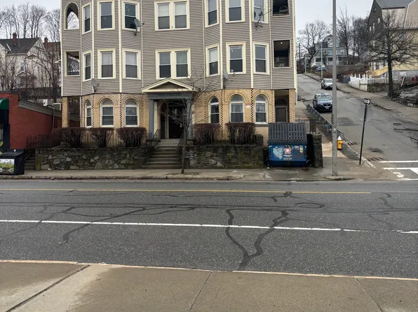 167 Lincoln St APT 4, Worcester, MA 01605