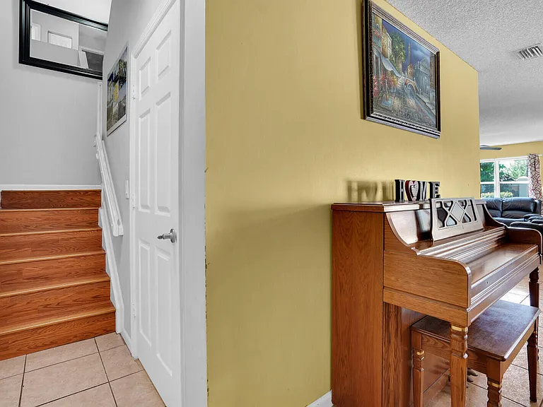 3331 Commodore Ct — Photo 7