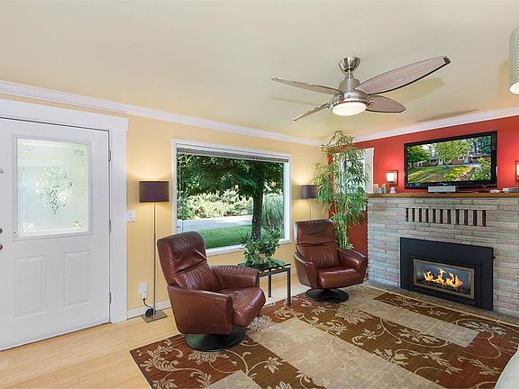 4th image of 11876 Clear Creek Ct NW