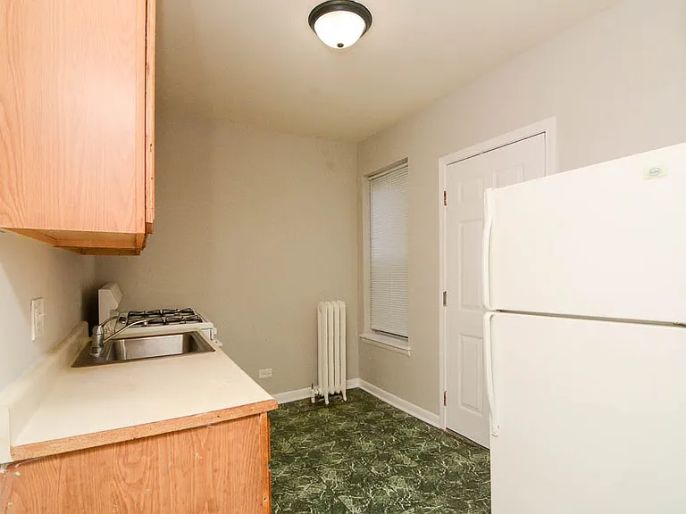 5736 N Winthrop Ave #413 — Photo 2