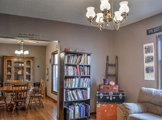 300 N Weaver Ave, Hesston, KS 67062