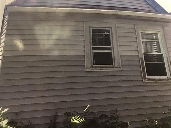 4th image of 105 Titus Ave
