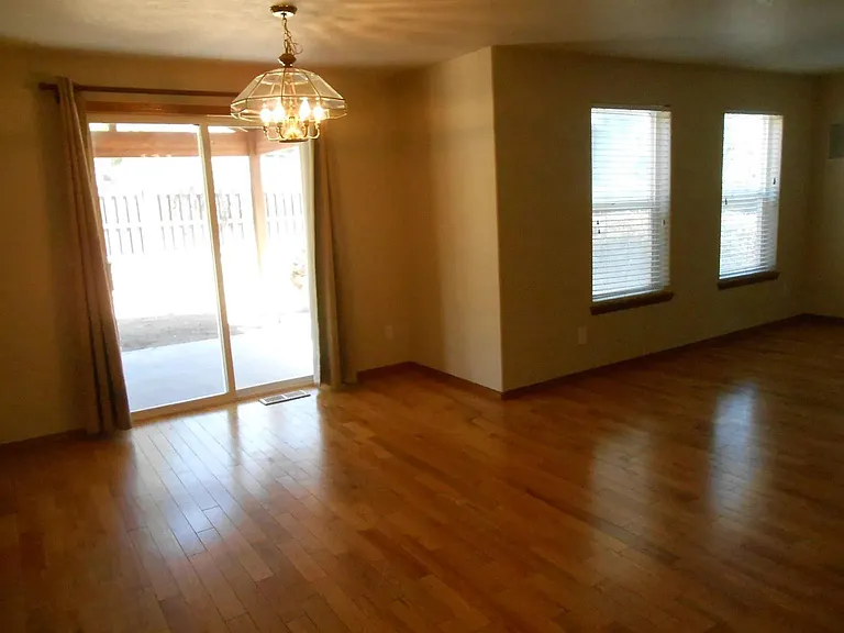 1252 NE Providence Dr — Photo 33