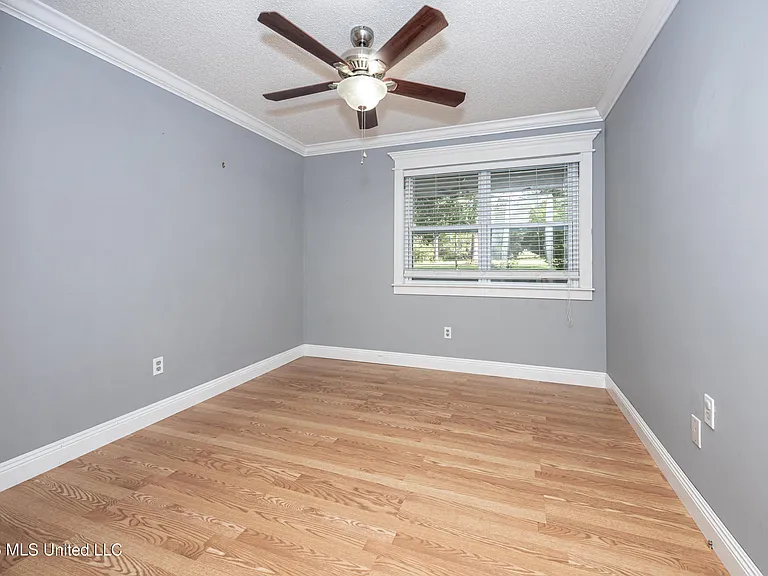 20608 Scarborough Rd — Photo 23