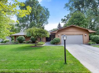 3832 Sandlewood Dr, Okemos, MI 48864