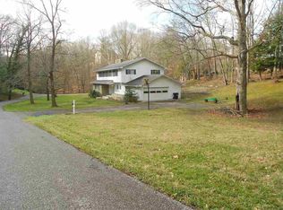 2737 Peacock Rd, Ashland, KY 41102