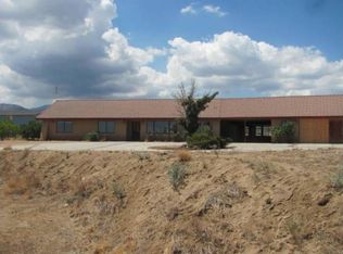 9040 Johnson Rd, Phelan, CA 92371