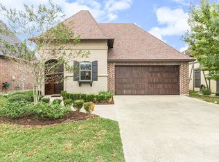 207 Golden Cypress Dr, Youngsville, LA 70592