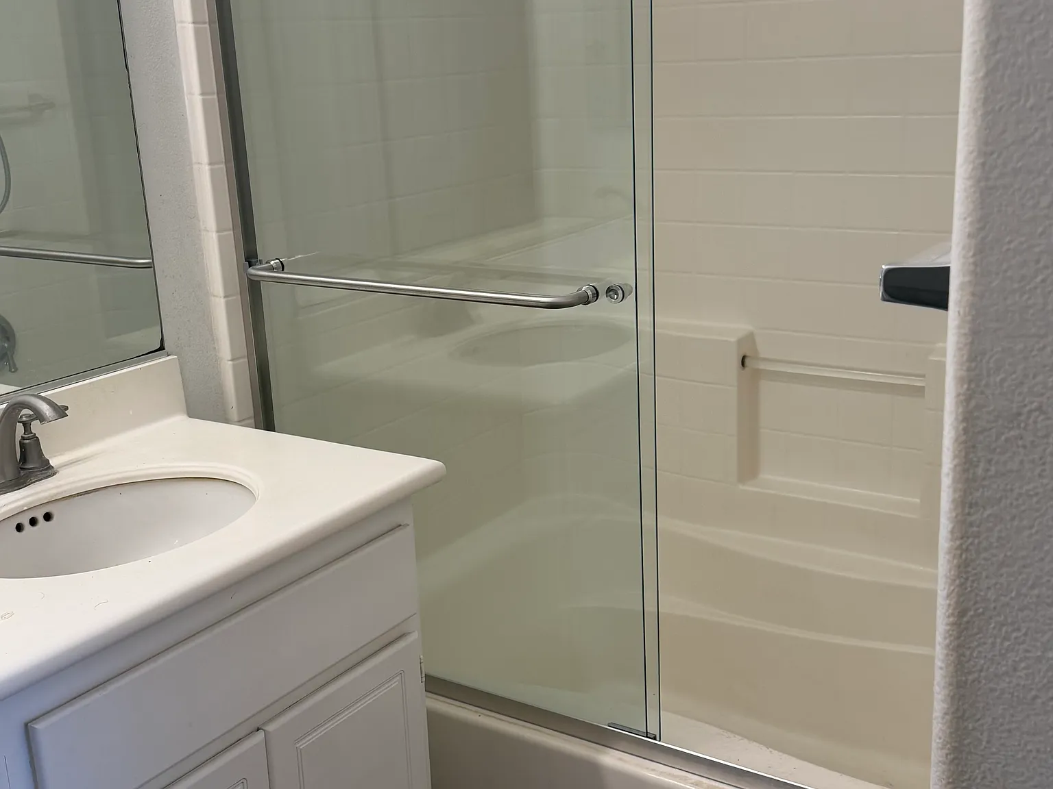 2 bed, 1465 sqft, $4,000 — Photo 1