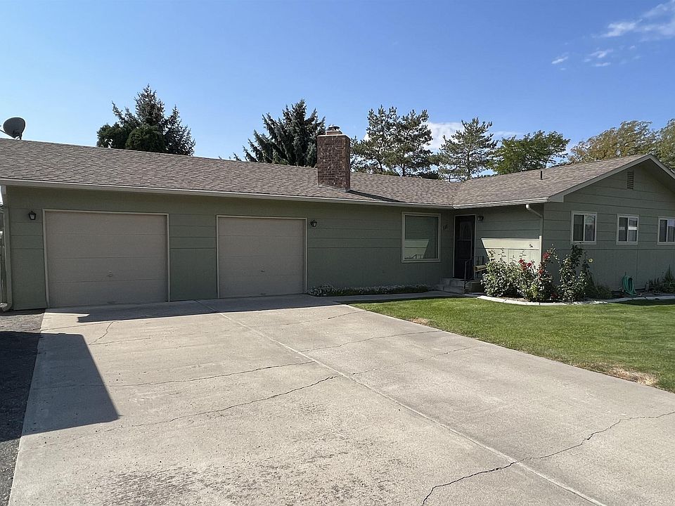 1st image of 111 Brook Dr