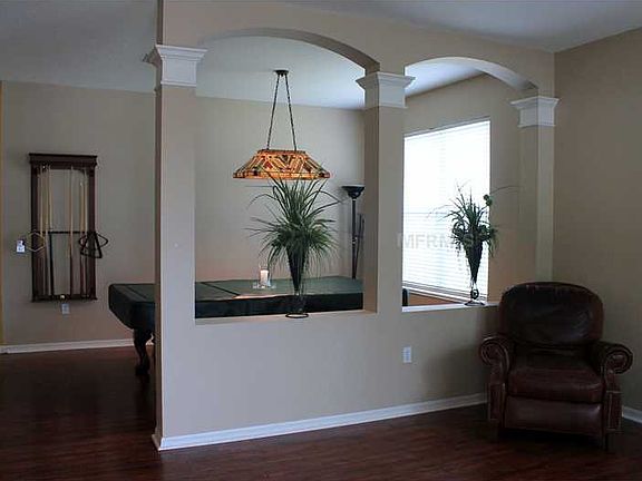 3rd image of 10526 Weybridge Dr
