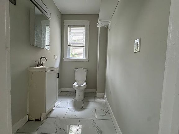 3rd image of 365 Howard Ave APT 2