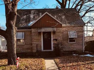 2360 31st St #A, Moline, IL 61265