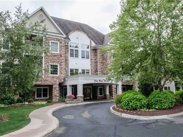 1 West Street #207, Simsbury, CT 06070