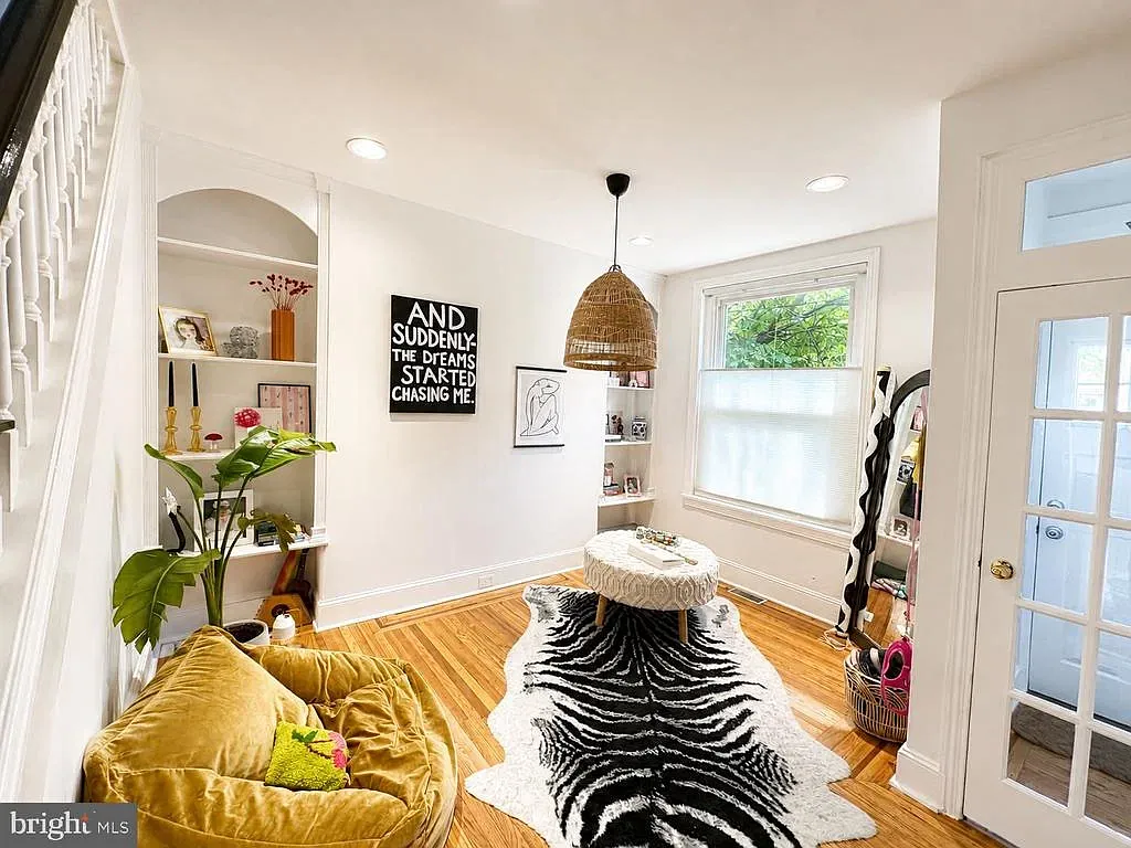 2 bed, 896 sqft, $2,000 — Photo 3