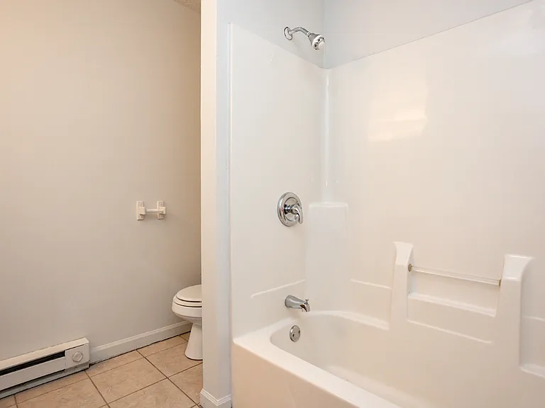 3 Bedroom, Single-story Townhomes for rent in Newton, IA — Photo 7