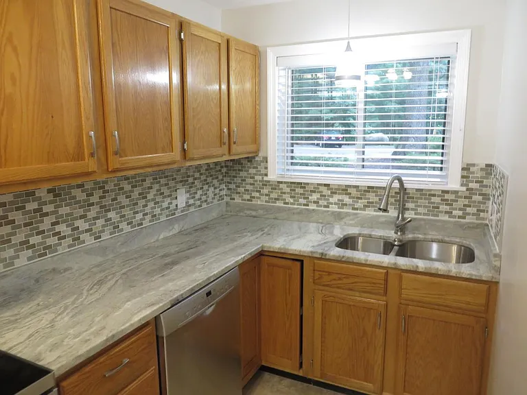 11 Dunvegan Woods — Photo 2