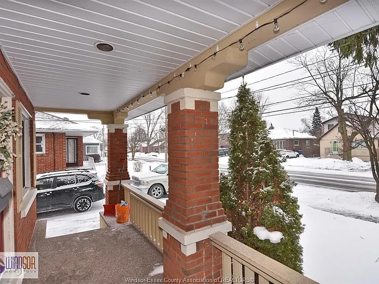 2471 Pillette Rd — Photo 6