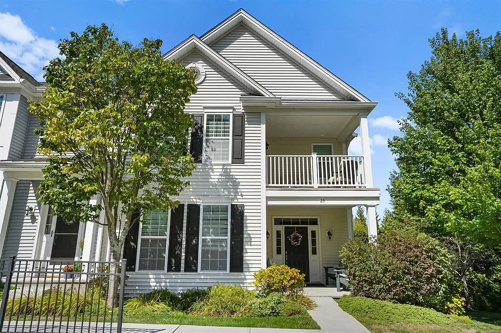 3 bed, 2.5 bath, 2350 sqft, $5,700 — Photo 1