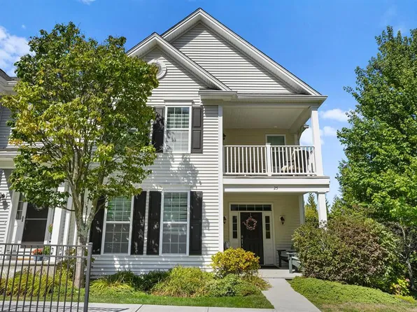 25 Warrington Round, Danbury, CT 06810