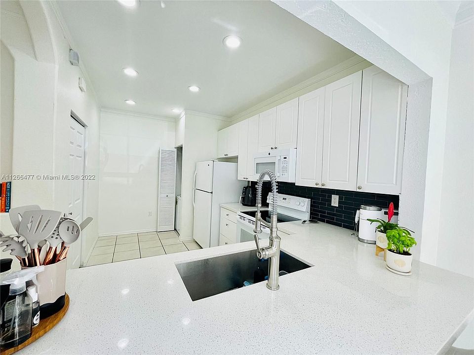 1st image of 3503 Merrick Ln #1305