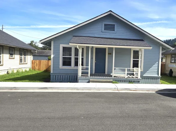 804 7th St, Scotia, CA 95565