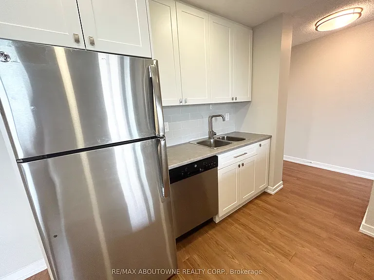 82 Millside Dr #904 — Photo 5