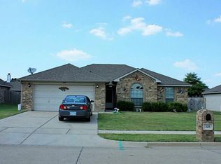 325 Hacienda Dr, Waxahachie, TX 75165