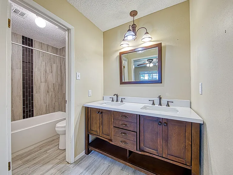 22411 Elsinore Dr — Photo 5