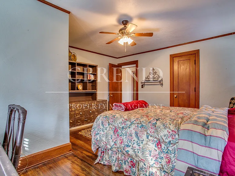 1214 W Maine St — Photo 29
