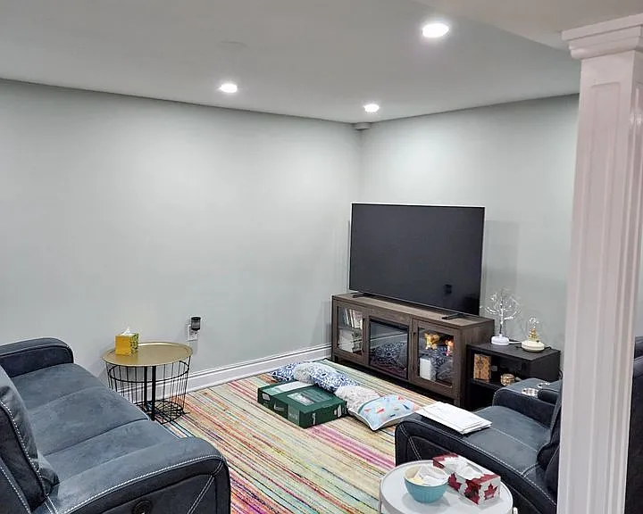 2385 Hargood Pl #LOWER — Photo 6
