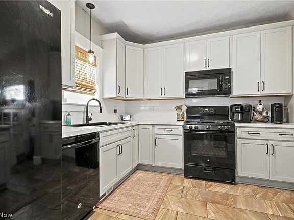 4th image of 116 E McKinley Way