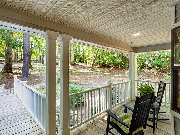 4th image of 101 Holly Springs Dr