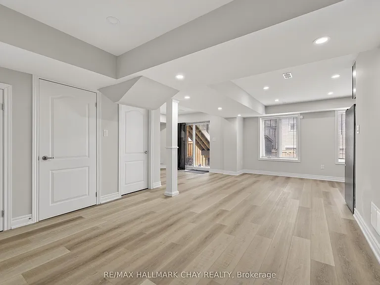 63 Janes Cres #BASEMENT — Photo 20