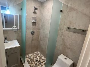 42 SW 11th St #B, Dania, FL 33004