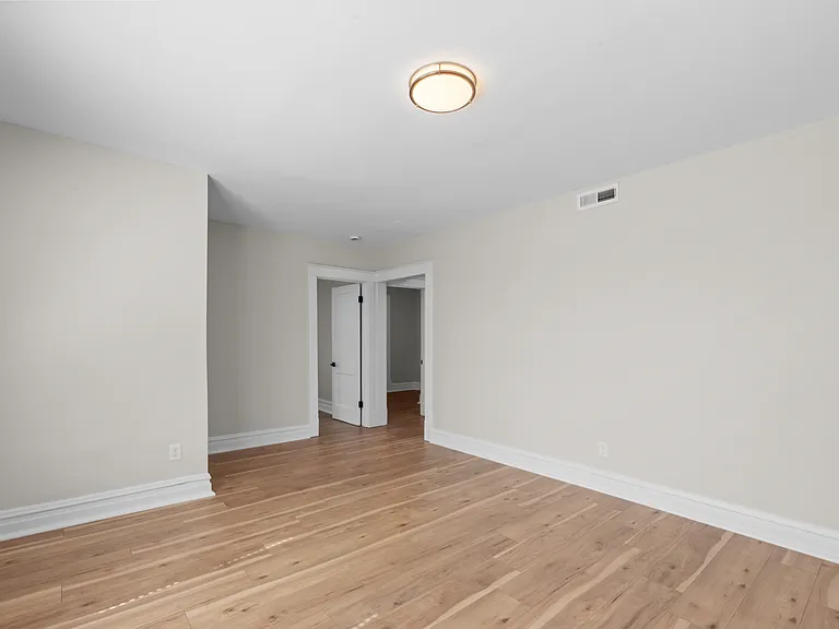 1024 Commodore Dr #A — Photo 14