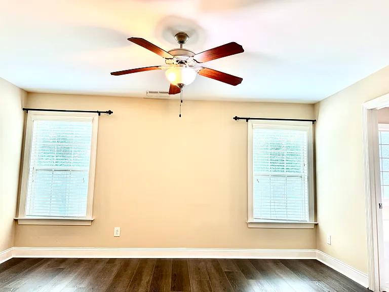 241 Sweet Violet Dr — Photo 35
