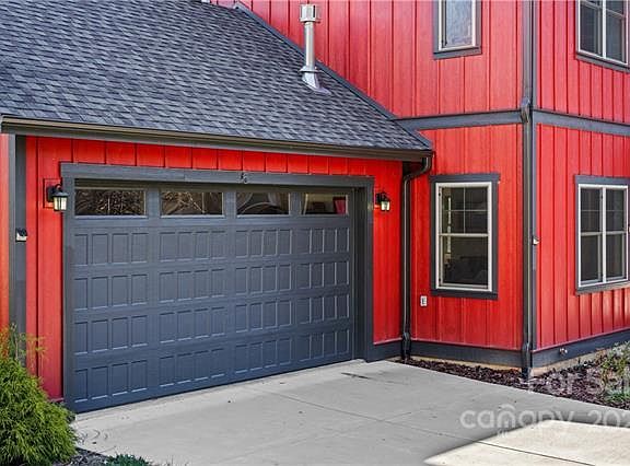 4th image of 5 Feather Ridge Rd