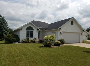 728 Desplaine Rd, De Pere, WI 54115