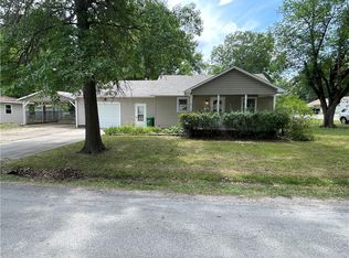 107 W Lee St, Butler, MO 64730