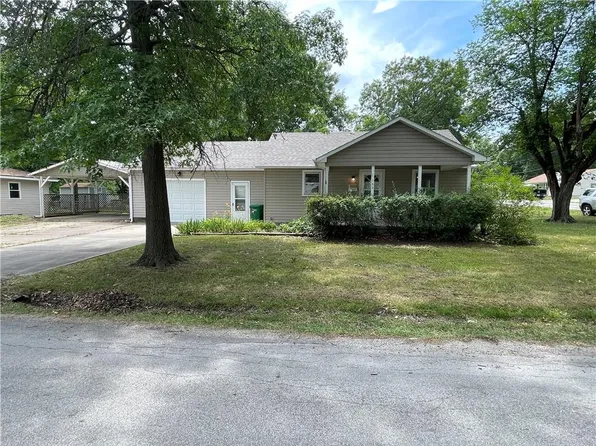 107 W Lee St, Butler, MO 64730