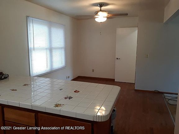 5th image of 3601 Seaway Dr