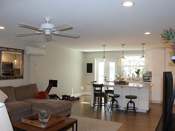 3rd image of 205 N Meridian St