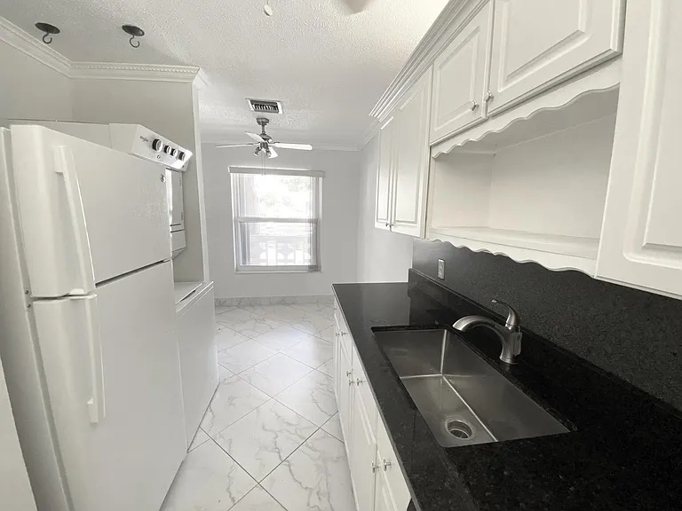 2480 Juniper Dr #204 — Photo 10