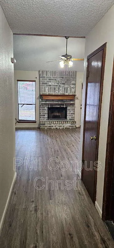 3 bed, 2.0 bath, 1078 sqft, $1,650 — Photo 4