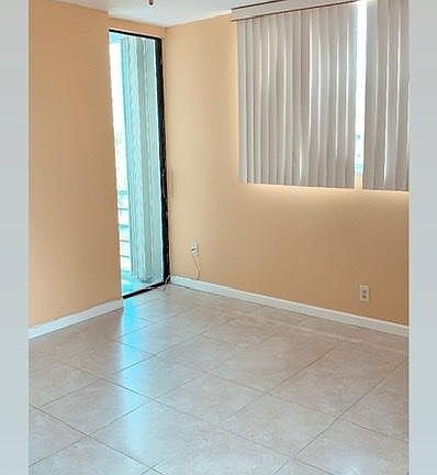 2nd image of 2821 Somerset Dr APT 311