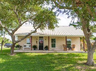346 Bracht Dr, Rockport, TX 78382