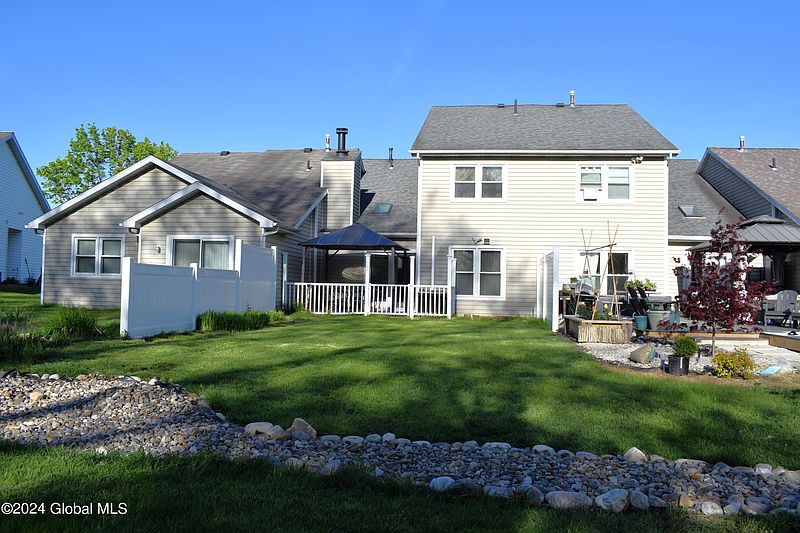 4th image of 56 Marsdale Court