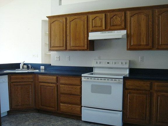 3rd image of 3867 Bainbridge Dr